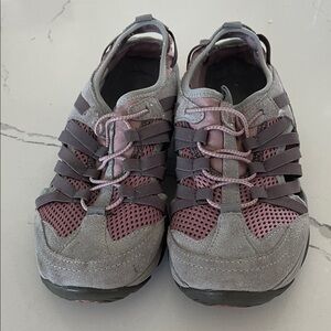 Easy Spirit Gray and Pink Sneakers